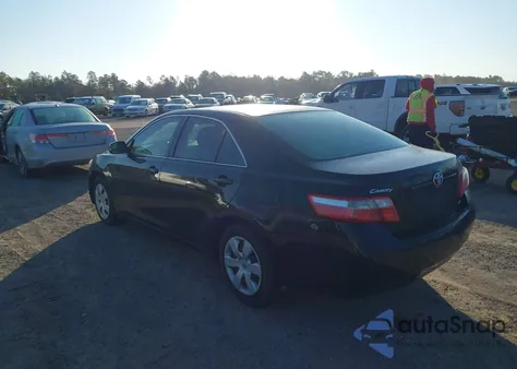 2007 Toyota Camry Le z USA, uszkodzony, nr VIN 4T1BE46K37U614646